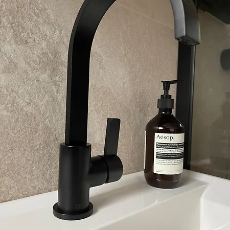 Boutique Mit Blick Auf Den Plomberg Sankt Gilgen