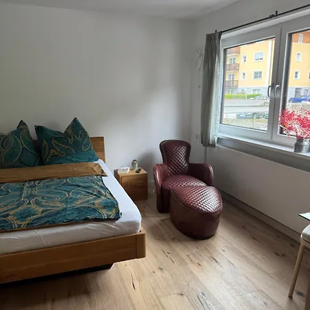Boutique Mit Blick Auf Den Plomberg * סנט גילגן