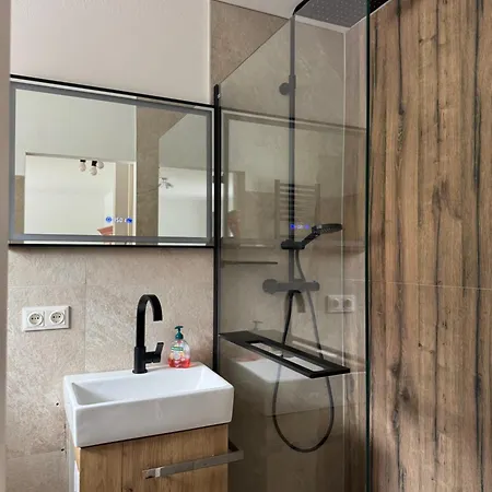 아파트 Boutique Mit Blick Auf Den Plomberg